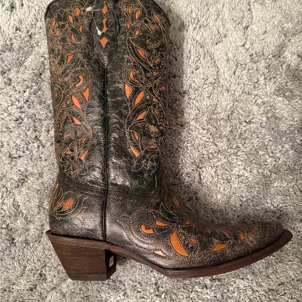 Corral Vintage Brown and Reddish-Tan Western Cowboy Boots - Picture 12 of 15